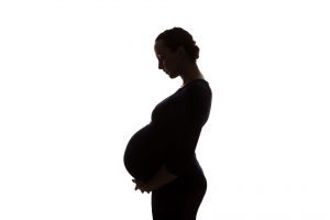 zwangerschap fotograaf Heerhugowaard, zwangere vrouw enprofiel, fotografie, foto shoot, zwanger, in verwachting